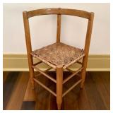 Early American Country Style Corner Roundabout Cha