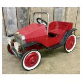 Vintage-Style 1938 Nostalgic Jalopy Pedal Car Attr