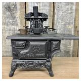Boyds Bears & Friends Miniature Kitchen Stove with