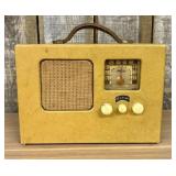 Trav-Ler Model LL-5 Portable Three-Way Tube Radio