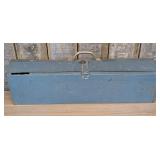 Vintage Belknap Blue Grass 32-Inch Steel Saw Box w