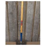 Belknap Blue Grass Two-Hole Mortar Mixing Hoe