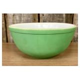 Pyrex Primary Green 403 2.5 Quart Mixing Bowl