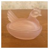 Vintage Frosted Pink Satin Glass Hen on Nest Trink