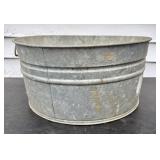 Vintage Galvanized Steel Round Wash Tub with Fixed