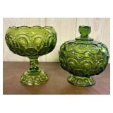 A Pair of Emerald Green Moon and Star Pattern Pres