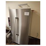 Side By Side Refrigerator / Freezer