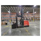 Raymond 3,000lbs Capacity Turret Truck