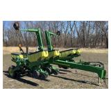 Nice John Deere 1760 NT Max Emerge XP 8 Row
