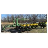 John Deere 7200 Conservation 16 Row Planter
