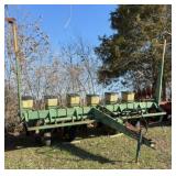 OFFSITE - JD 7000 6 Row Planter