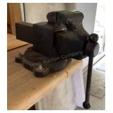 Reed 4in Bench Vise