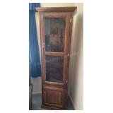 Very Nice Oak 5 Place Gun Cabinet w/ Keys