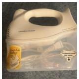 Hamilton beach mixer with snap on storage