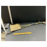 Shovel and poker