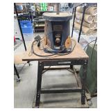 Oscillating spindle sander on rolling table