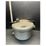 Pressure cooker