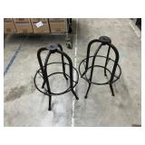 2 Stool bases