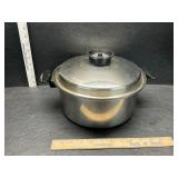 Townecraft pot with lid