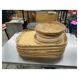 Trays and plate mats