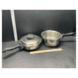 2 Townecraft pots 1 lid fits both