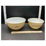 Pyrex bowls
