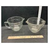2 measuring bowls