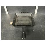Cast iron pan