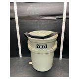 Yeti bucket