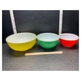 Pyrex bowls