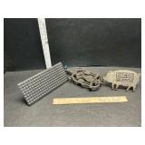Bacon presses and trivet