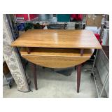 Table with 2 leaves