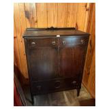 Antique chest of drawers