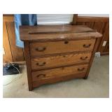 Oak chest of drawers