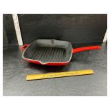 Cast iron pan