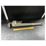 Pipe wrench