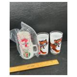 Vintage 7-11 cup and glasses