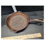 Cast iron pan