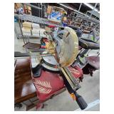 Sliding compound miter saw