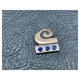 2 grams 10k gold pin