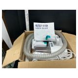 Pet grooming kit and vacuum