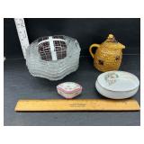 Miscellaneous glassware