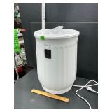 Working towel warming bucket appears to be new