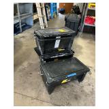 4 paint buckets and lids