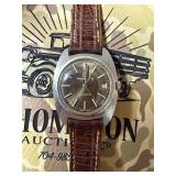 Working vintage universal Geneve Auto watch