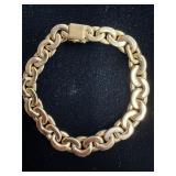 16.09 grams 18kt gold link bracelet