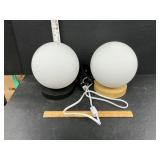 2 globe lamps