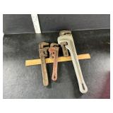 Pipe wrenches