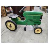Ertl John Deere pedal tractor metal