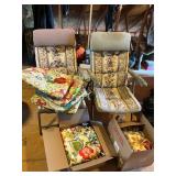 Chairs and cushions lot